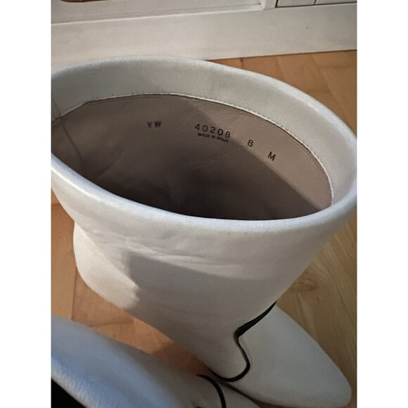 Stuart Weitzman Clinger Heel Sock Booties White Cream leather Point 8 WORN ONCE - Picture 3 of 4